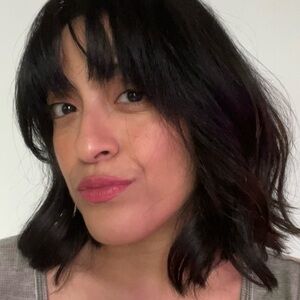 Meet your Posher, Carolina